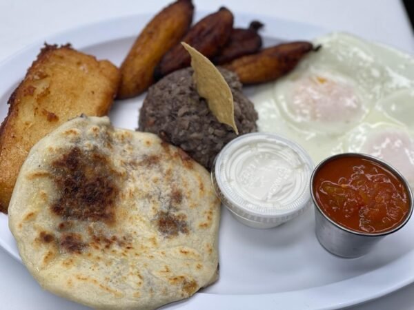 Desayuno súper Típico 🇸🇻